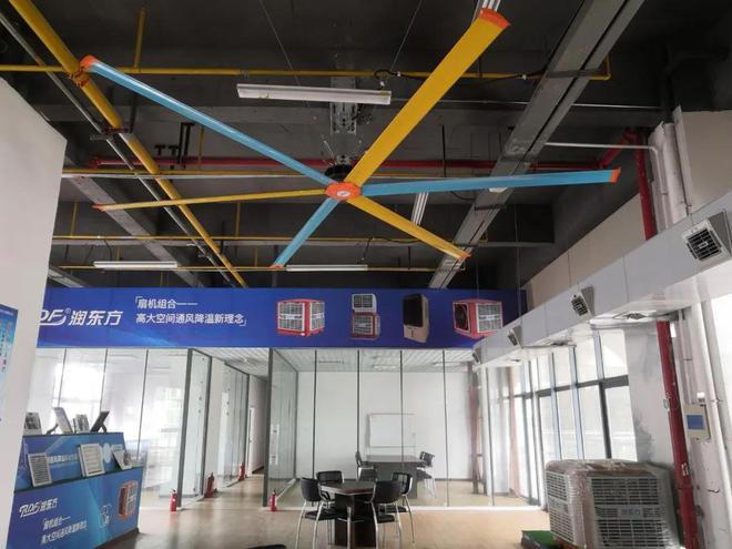 入伏時節高大廠房通風降溫 高效節能方案與濕度調節設備指南
